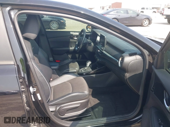 2021 Kia Forte GT-Line with VIN 3KPF34AD1ME337168, listed as a IAAI auction lot 41920207 with 62,830 mi miles and . Bid and sale history available at DreamBid. Image 5.