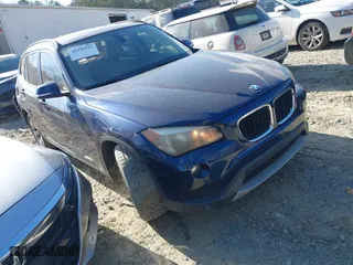 2013 BMW X1 28i with VIN WBAVM1C52DVW46153, listed as a IAAI auction lot 41236419 with 160,732 mi miles. Bid and sale history available at carsss.com. Image 1.