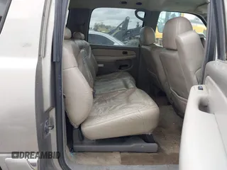 2002 GMC Yukon XL SLT with VIN 1GKFK16Z32J158981, listed as a IAAI auction lot 41951988 with 245,650 mi miles. Bid and sale history available at carsss.com. Image 8.