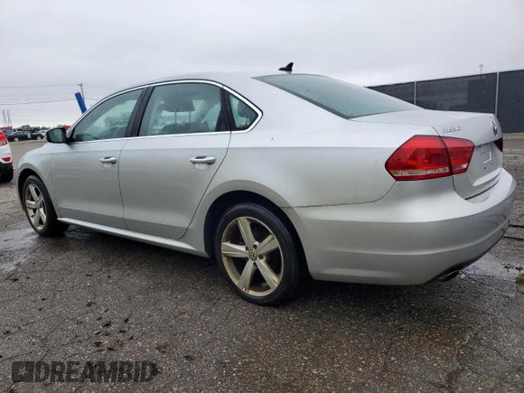 2014 Volkswagen Passat SE z VIN 1VWBT7A38EC074478, wystawiony jako Copart lot #57763965 z przebiegiem 99 860 mil mil oraz Czysty tytuł • Clean title. Historia ofert i sprzedaży dostępna na DreamBid. Obrazek 2.