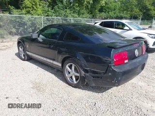 2008 Ford Mustang Deluxe with VIN 1ZVHT80N285196801, listed as a IAAI auction lot 42685201 with 303,943 mi miles and . Bid and sale history available at DreamBid. Image 3.