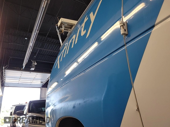 2013 Ford Econoline Cargo Commercial with VIN 1FTNE2EL1DDB26372, listed as a IAAI auction lot 42787142 with 117,378 mi miles and . Bid and sale history available at DreamBid. Image 11.