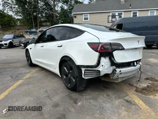 2023 Tesla Model 3 z VIN 5YJ3E1EA4PF553624, wystawiony jako Copart lot #64203215 z przebiegiem 30 197 mil mil oraz Czysty tytuł • Clean title. Historia ofert i sprzedaży dostępna na DreamBid. Obrazek 2.