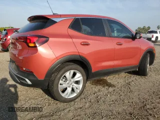 2024 Buick Encore GX Preferred z VIN KL4AMCSL5RB182209, wystawiony jako Copart lot #51734815 z przebiegiem Nie podano mil oraz Szkoda całkowita • Salvage title. Historia ofert i sprzedaży dostępna na DreamBid. Obrazek 3.