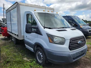 2017 Ford Transit z VIN 1FDYR5ZM3HKA52732, wystawiony jako IAAI lot #42470669 z przebiegiem 228 354 mil mil oraz . Historia ofert i sprzedaży dostępna na DreamBid. Obrazek 1.