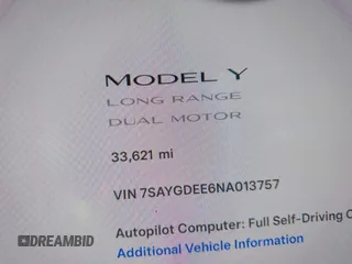 2022 Tesla Model Y Long Range z VIN 7SAYGDEE6NA013757, wystawiony jako IAAI lot #41364867 z przebiegiem 33 621 mil mil oraz . Historia ofert i sprzedaży dostępna na DreamBid. Obrazek 16.