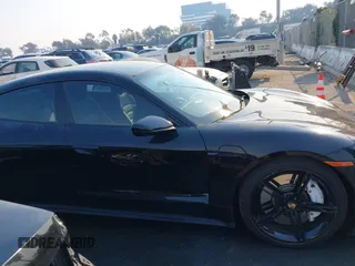2022 Porsche Taycan z VIN WP0AA2Y10NSA11640, wystawiony jako IAAI lot #41215410 z przebiegiem 25 749 mil mil oraz . Historia ofert i sprzedaży dostępna na DreamBid. Obrazek 13.
