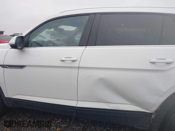 2023 Volkswagen Atlas SE z VIN 1V2KE2CA7PC208457, wystawiony jako IAAI lot #41479156 z przebiegiem 45 704 mil mil oraz . Historia ofert i sprzedaży dostępna na DreamBid. Obrazek 14.