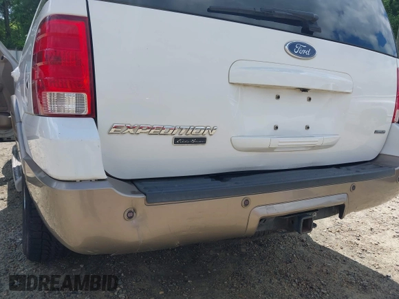 2004 Ford Expedition Eddie Bauer z VIN 1FMFU17L04LB34804, wystawiony jako IAAI lot #42184622 z przebiegiem 222 025 mil mil oraz . Historia ofert i sprzedaży dostępna na DreamBid. Obrazek 6.