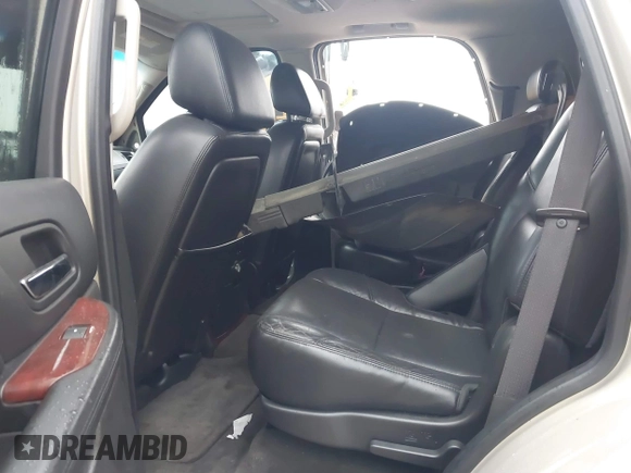 2008 Cadillac Escalade with VIN 1GYEC63818R151366, listed as a IAAI auction lot 41563949 with 272,163 mi miles. Bid and sale history available at carsss.com. Image 8.