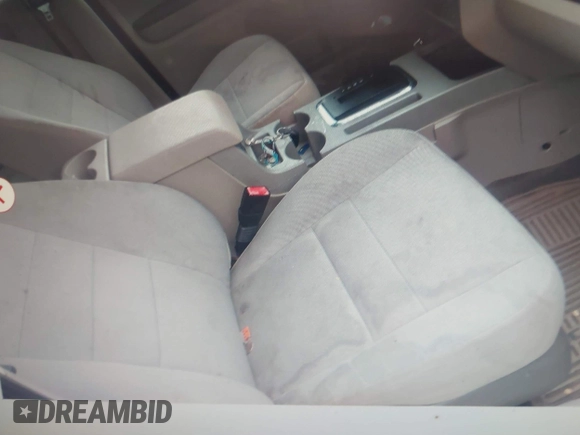 2010 Ford Escape XLT с VIN 1FMCU9D71AKC91378, выставлен на аукционе IAAI как лот 41207372 с пробегом 146 131 миль миль и . История ставок и продаж доступна на DreamBid. Изображение 5.