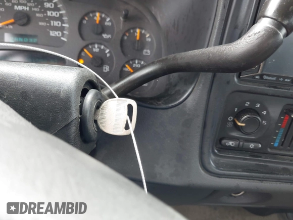 2004 Chevrolet Silverado 1500 LS with VIN 1GCEC19V74Z102933, listed as a IAAI auction lot 42133868 with 301,558 mi miles and . Bid and sale history available at DreamBid. Image 11.