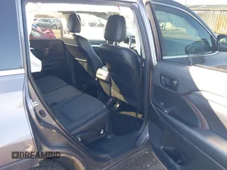 2019 Toyota Highlander LE with VIN 5TDBZRFH0KS960077, listed as a IAAI auction lot 41222178 with 125,800 mi miles and . Bid and sale history available at DreamBid. Image 8.