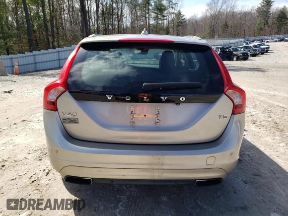 2015 Volvo V60 T5 Drive-E Premier z VIN YV140MEK7F1260797, wystawiony jako Copart lot #50122405 z przebiegiem 179 471 mil mil oraz Czysty tytuł • Clean title. Historia ofert i sprzedaży dostępna na DreamBid. Obrazek 6.