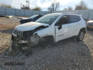 2024 Jeep Compass Latitude z VIN 3C4NJDBN0RT103387, wystawiony jako Copart lot #84305554 z przebiegiem Nie podano mil oraz Szkoda całkowita • Salvage title. Historia ofert i sprzedaży dostępna na DreamBid. Obrazek 1.