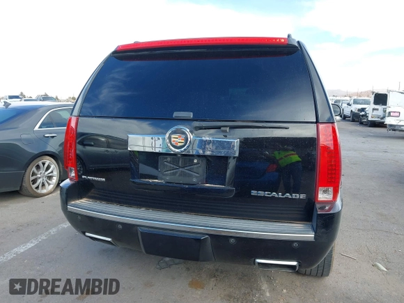 2013 Cadillac Escalade Platinum Edition with VIN 1GYS4DEF8DR302844, listed as a IAAI auction lot 41726120 with 167,425 mi miles. Bid and sale history available at carsss.com. Image 16.