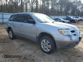 2005 Mitsubishi Outlander LS with VIN JA4LX31F35U025160, listed as a Copart auction lot 43377345 with 185,203 mi miles and Salvage Title. Bid and sale history available at carsss.com. Image 4.