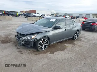 2020 Nissan Altima SR z VIN 1N4BL4CVXLN303542, wystawiony jako IAAI lot #41891000 z przebiegiem 119 696 mil mil oraz . Historia ofert i sprzedaży dostępna na DreamBid. Obrazek 15.