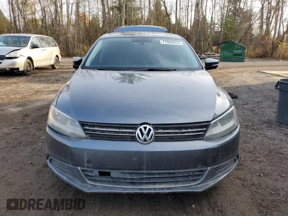 2013 Volkswagen Jetta Comfortline с VIN 3VWDL7AJ4DM408378, выставлен на аукционе Copart как лот 77094074 с пробегом 169 129 миль миль и Списание • Salvage title. История ставок и продаж доступна на DreamBid. Изображение 5.