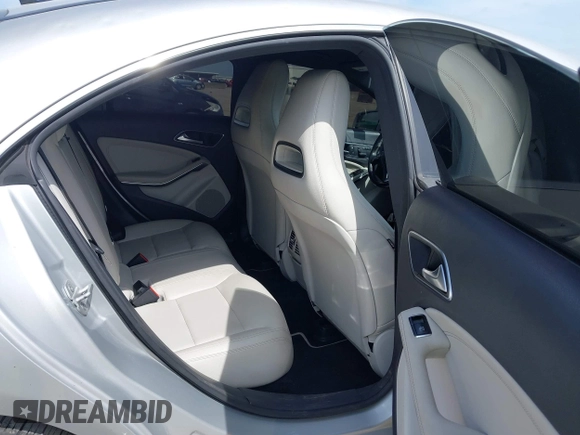 2014 Mercedes-Benz CLA 250 z VIN WDDSJ4EBXEN043087, wystawiony jako IAAI lot #41895670 z przebiegiem 127 787 mil mil oraz . Historia ofert i sprzedaży dostępna na DreamBid. Obrazek 8.