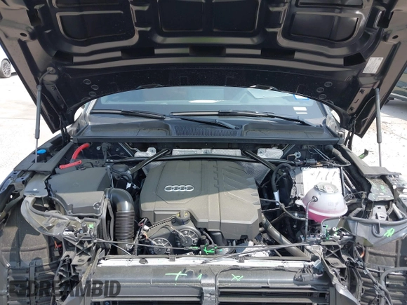 2025 Audi Q5 S line Premium z VIN WA1GAAFY3S2040329, wystawiony jako IAAI lot #41896569 z przebiegiem 2 575 mil mil oraz . Historia ofert i sprzedaży dostępna na DreamBid. Obrazek 10.