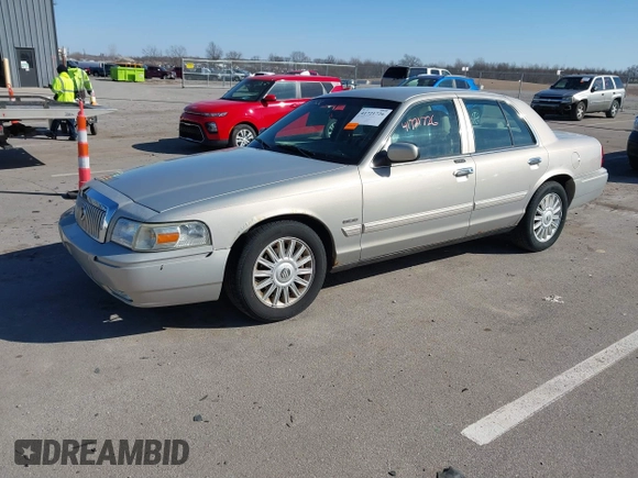 2010 Mercury Grand Marquis LS z VIN 2MEBM7FV4AX608503, wystawiony jako IAAI lot #41721726 z przebiegiem 172 907 mil mil oraz . Historia ofert i sprzedaży dostępna na DreamBid. Obrazek 2.