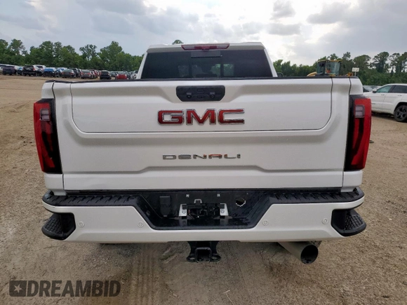 2024 GMC Sierra 2500HD Denali z VIN 1GT49REY3RF284860, wystawiony jako Copart lot #60520235 z przebiegiem Nie podano mil oraz Szkoda całkowita • Salvage title. Historia ofert i sprzedaży dostępna na DreamBid. Obrazek 6.