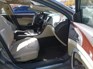 2017 Buick Regal Sport Touring with VIN 2G4GL5EX1H9144968, listed as a IAAI auction lot 40597733 with 152,527 mi miles. Bid and sale history available at carsss.com. Image 5.