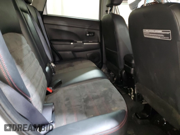 2018 Mitsubishi Outlander SE z VIN JA4AR3AW5JU017329, wystawiony jako Copart lot #54072085 z przebiegiem 77 154 mil mil oraz Szkoda całkowita • Salvage title. Historia ofert i sprzedaży dostępna na DreamBid. Obrazek 11.