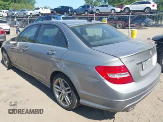 2013 Mercedes-Benz C 300 Sport с VIN WDDGF8AB0DA822279, выставлен на аукционе IAAI как лот 42551907 с пробегом 115 854 миль миль и . История ставок и продаж доступна на DreamBid. Изображение 3.