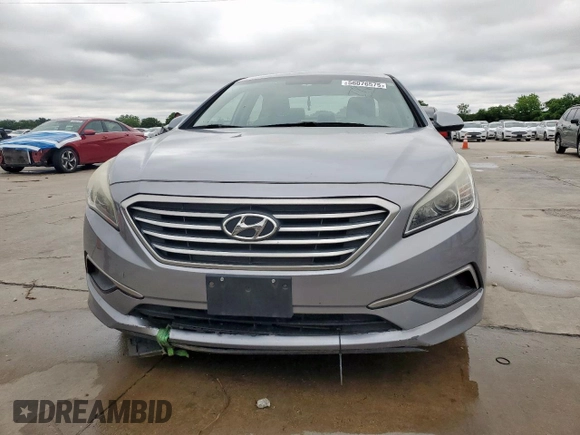 2017 Hyundai Sonata SE z VIN 5NPE24AF5HH448145, wystawiony jako Copart lot #56076575 z przebiegiem 168 358 mil mil oraz Czysty tytuł • Clean title. Historia ofert i sprzedaży dostępna na DreamBid. Obrazek 5.
