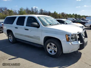 2010 Chevrolet Suburban Commercial with VIN 1GNUKHE34AR172002, listed as a Copart auction lot 70952054 with 102,324 mi miles and Clean Title. Bid and sale history available at carsss.com. Image 4.