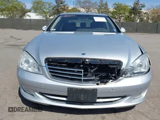 2007 Mercedes-Benz S 550 z VIN WDDNG71X77A018785, wystawiony jako IAAI lot #42114156 z przebiegiem 177 269 mil mil oraz . Historia ofert i sprzedaży dostępna na DreamBid. Obrazek 6.