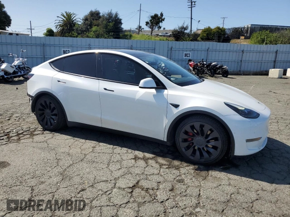 2021 Tesla Model Y Performance z VIN 5YJYGDEF2MF277467, wystawiony jako Copart lot #52410275 z przebiegiem 57 116 mil mil oraz Szkoda całkowita • Salvage title. Historia ofert i sprzedaży dostępna na DreamBid. Obrazek 4.