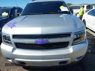2011 Chevrolet Avalanche LS with VIN 3GNMCEE01BG393771, listed as a IAAI auction lot 41612025 with 199,994 mi miles. Bid and sale history available at carsss.com. Image 12.