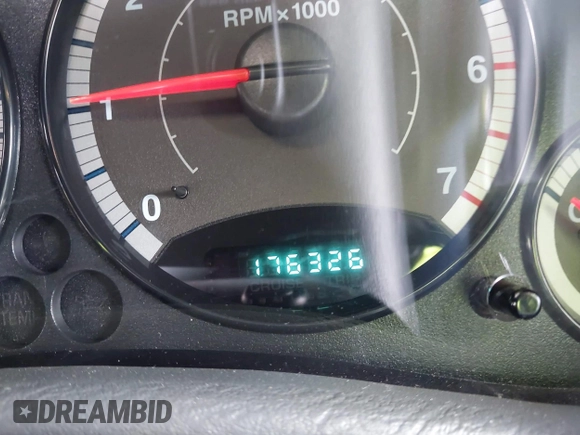 2007 Jeep Liberty Sport with VIN 1J4GL48K47W712628, listed as a IAAI auction lot 42018928 with 176,326 mi miles. Bid and sale history available at carsss.com. Image 7.