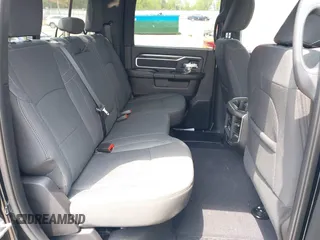 2024 Ram 2500 Big Horn с VIN 3C6UR5DL5RG205340, выставлен на аукционе IAAI как лот 39291590 с пробегом 15 миль миль и . История ставок и продаж доступна на DreamBid. Изображение 8.