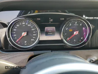 2019 Mercedes-Benz E 300 with VIN WDDZF4KB5KA529703, listed as a Copart auction lot 64953405 with 35,482 mi miles and Clean title. Bid and sale history available at DreamBid. Image 9.