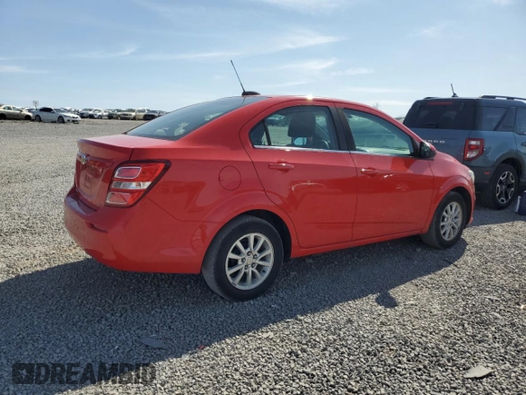 2018 Chevrolet Sonic LT z VIN 1G1JD5SH5J4106052, wystawiony jako Copart lot #52607635 z przebiegiem 83 110 mil mil oraz Szkoda całkowita • Salvage title. Historia ofert i sprzedaży dostępna na DreamBid. Obrazek 3.