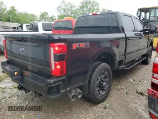 2024 Ford F-350 XL with VIN 1FT8W3BT2REE03102, listed as a Copart auction lot 54721015 with 220 mi miles and Salvage title. Bid and sale history available at DreamBid. Image 3.