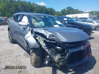 2025 Chevrolet Blazer RS z VIN 3GNKBERS7SS186157, wystawiony jako IAAI lot #42643043 z przebiegiem 7 740 mil mil oraz . Historia ofert i sprzedaży dostępna na DreamBid. Obrazek 1.