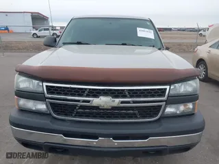2006 Chevrolet Silverado 1500 LS with VIN 1GCEC19V86Z146071, listed as a IAAI auction lot 41853522 with 118,855 mi miles. Bid and sale history available at carsss.com. Image 12.