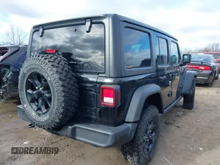 2022 Jeep Wrangler Unlimited Sport S with VIN 1C4HJXDG0NW102631, listed as a IAAI auction lot 41870893 with 43,968 mi miles. Bid and sale history available at carsss.com. Image 4.