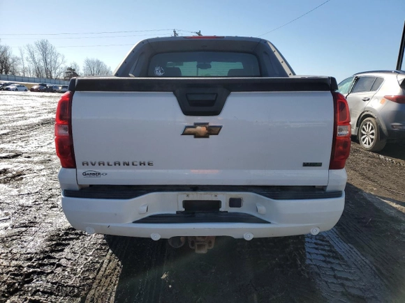 2010 Chevrolet Avalanche LT with VIN 3GNVKFE08AG174253, listed as a Copart auction lot 46571525 with 221,983 mi miles and Clean Title. Bid and sale history available at carsss.com. Image 6.