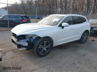 2021 Volvo XC60 Momentum with VIN YV4102DK3M1700720, listed as a IAAI auction lot 41087871 with 39,385 mi miles. Bid and sale history available at carsss.com. Image 20.