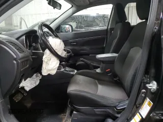 2019 Mitsubishi Outlander ES z VIN JA4AR3AU9KU008553, wystawiony jako Copart lot #55217945 z przebiegiem 85 670 mil mil oraz Szkoda całkowita • Salvage title. Historia ofert i sprzedaży dostępna na DreamBid. Obrazek 7.