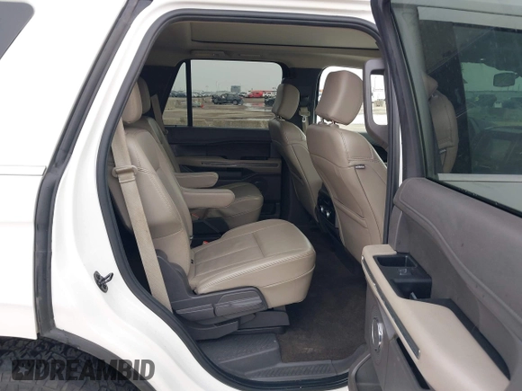 2020 Ford Expedition XLT with VIN 1FMJU1HT0LEA80741, listed as a IAAI auction lot 41714740 with 89,724 mi miles. Bid and sale history available at carsss.com. Image 8.