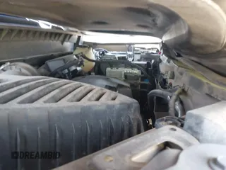 2020 GMC Acadia SLE z VIN 1GKKNKLAXLZ166105, wystawiony jako IAAI lot #42083075 z przebiegiem 81 920 mil mil oraz . Historia ofert i sprzedaży dostępna na DreamBid. Obrazek 10.