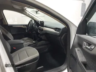 2020 Ford Escape SE z VIN 1FMCU9G62LUB80302, wystawiony jako IAAI lot #42610731 z przebiegiem 43 873 mil mil oraz . Historia ofert i sprzedaży dostępna na DreamBid. Obrazek 5.