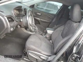 2020 Jeep Cherokee Latitude with VIN 1C4PJMCBXLD555020, listed as a Copart auction lot 87335284 with 137,121 mi miles and Salvage Title. Bid and sale history available at carsss.com. Image 7.
